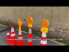 Cone de trânsito e luz de advertência